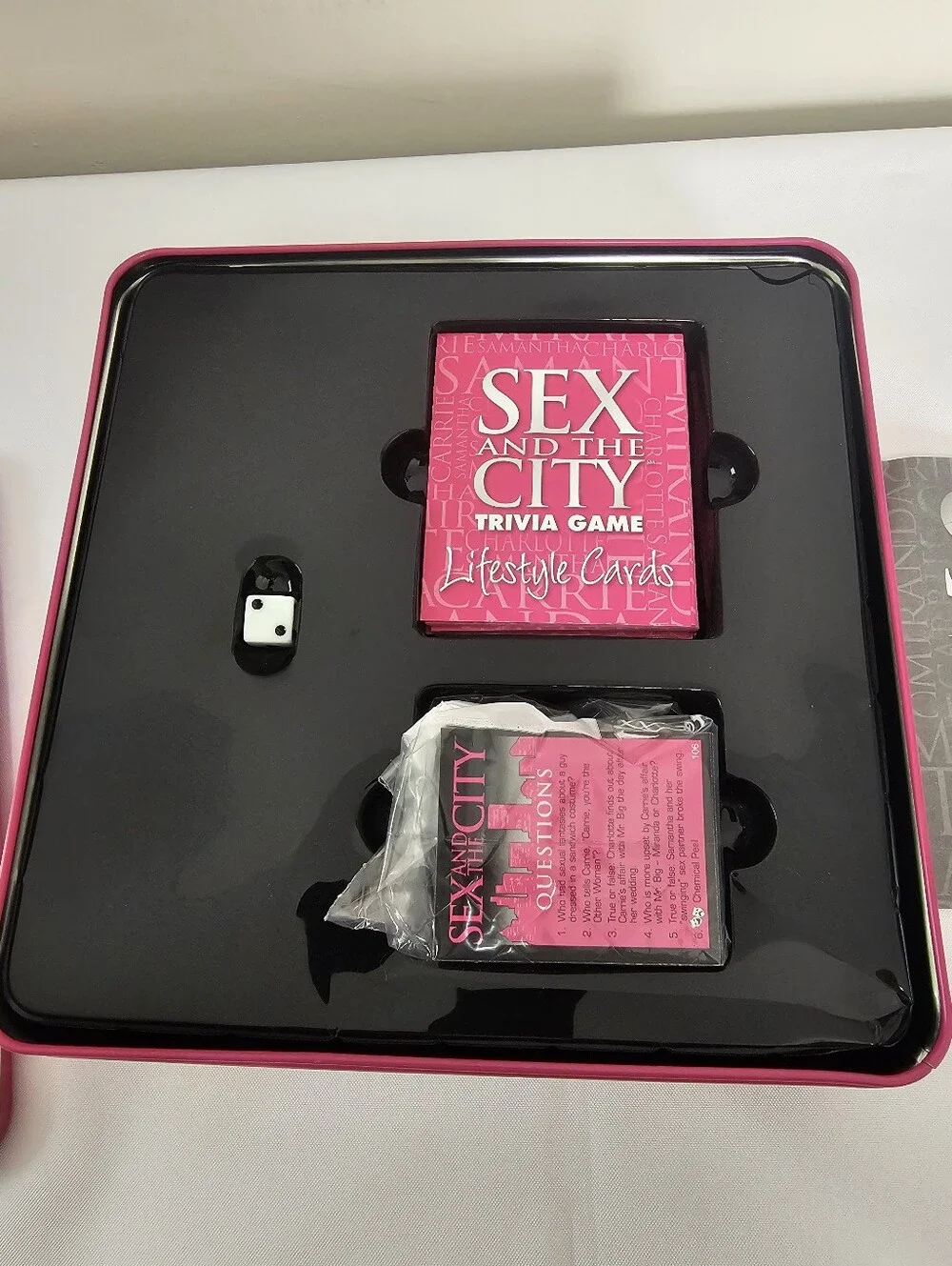 Sex and the City Trivia Game - Hot Pink Collectible Tin